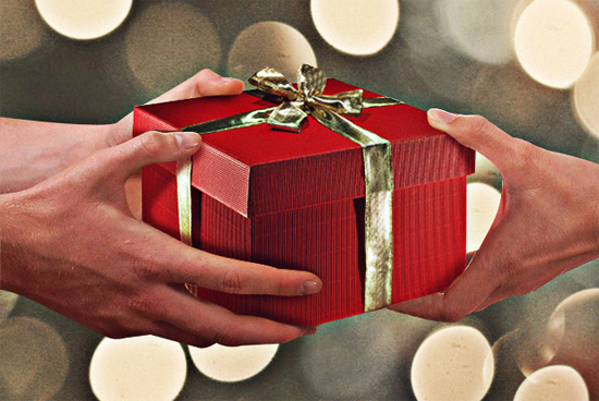Як вибрати подарунок не лише приємний, а й корисний?