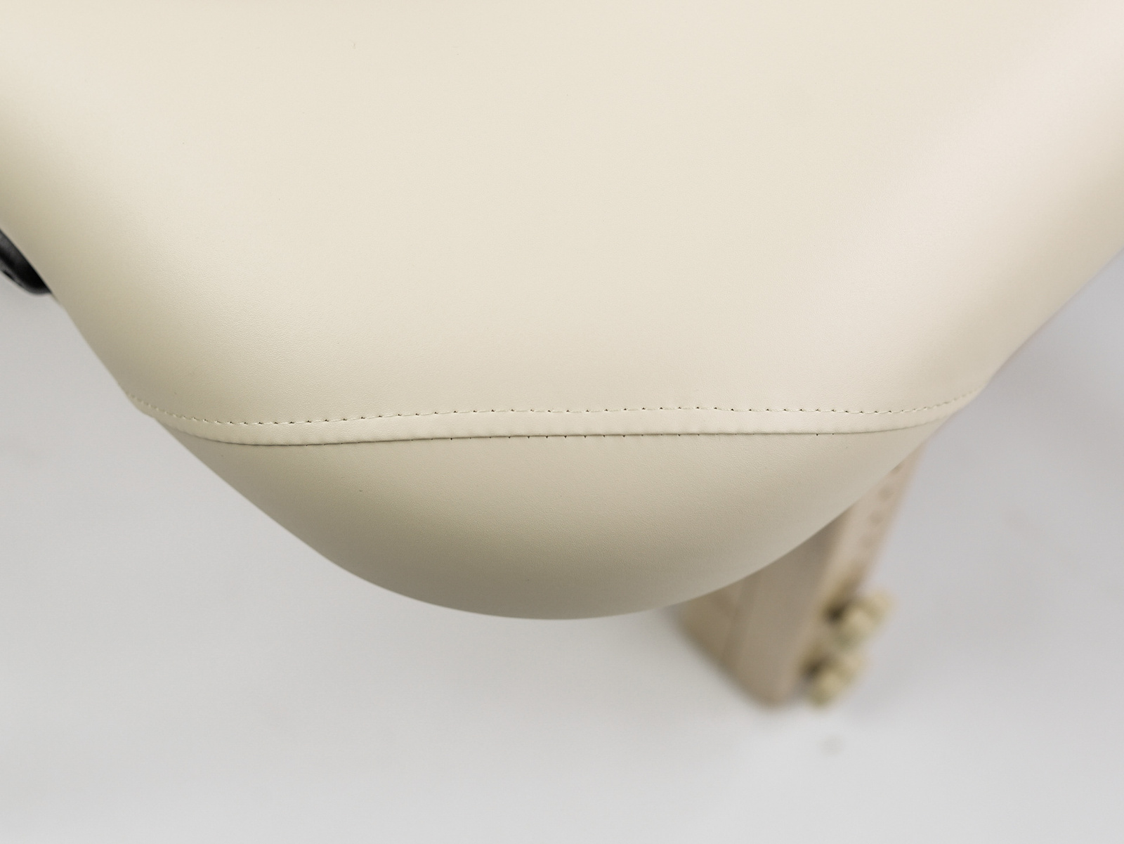 Косметологічна та масажна кушетка Nova Komfort - Зображення 3