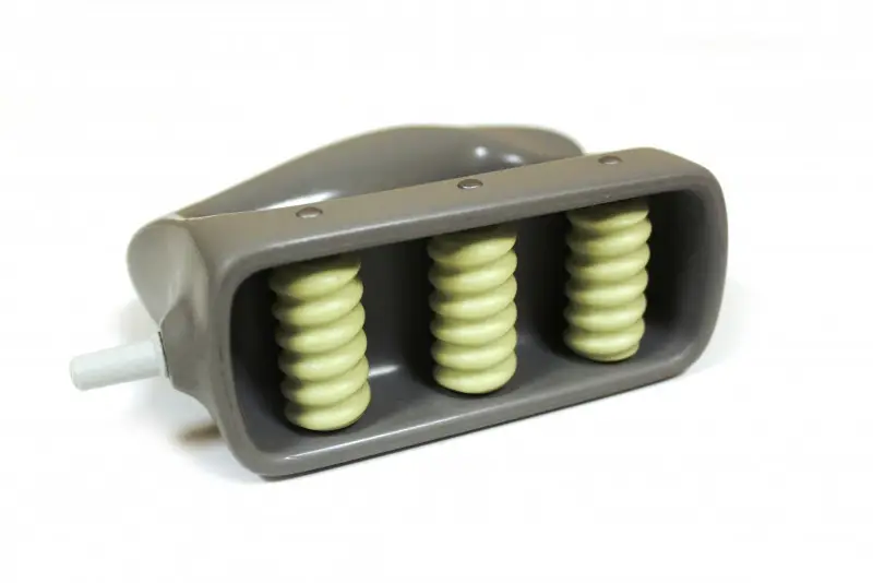 НАСАДКА З ТРЬОМА МАГНІТНІМИ РИЛІКАМИ ДЛЯ ВАКУУМНОГО МАСАЖЕРА (склопластик).